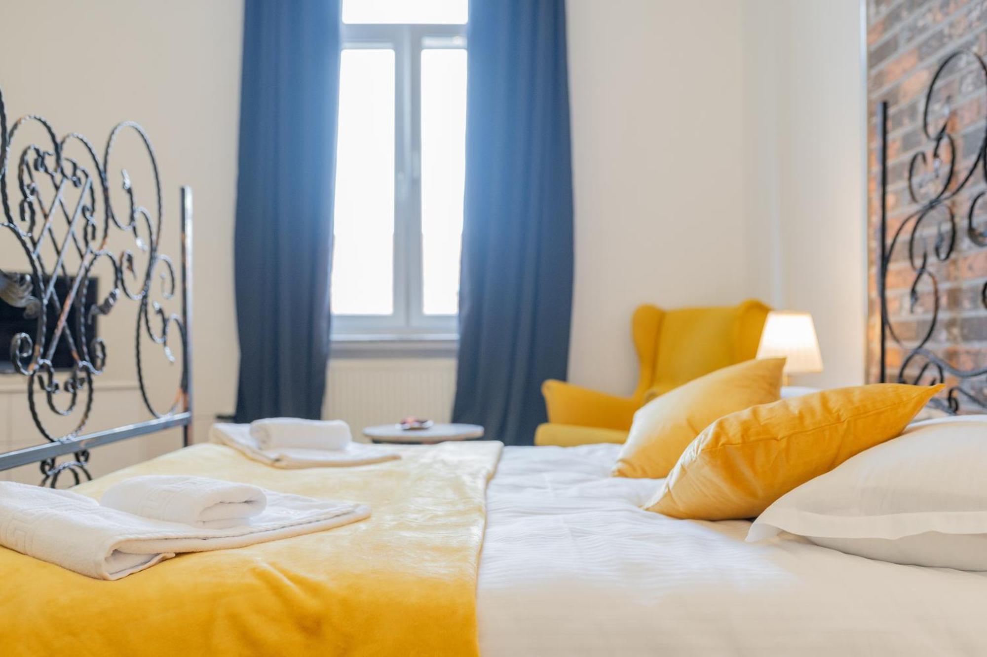 Cozy Spacious 5 Star Accommodation In The Heart Of Historic Center Cluj-Napoca Extérieur photo