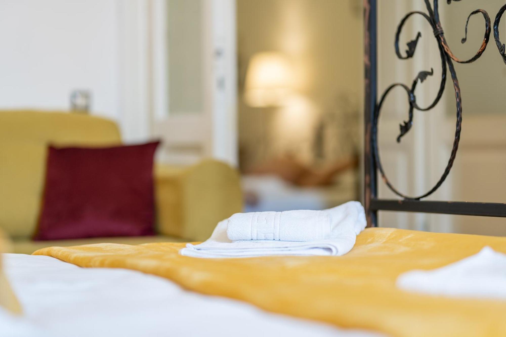 Cozy Spacious 5 Star Accommodation In The Heart Of Historic Center Cluj-Napoca Extérieur photo